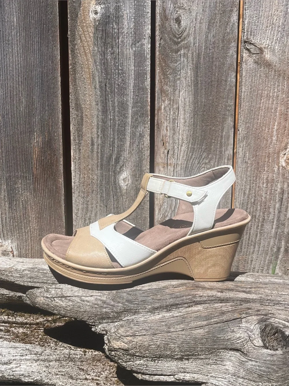 Natural Soul by Naturalizer Ravish white and tan wedge sandal size 7.5
